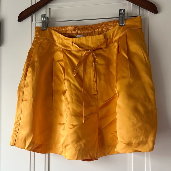 NWOT $188 Revolve Weekend Stories Caliope Short in Melon Orange Viscose small - Picture 7 of 8